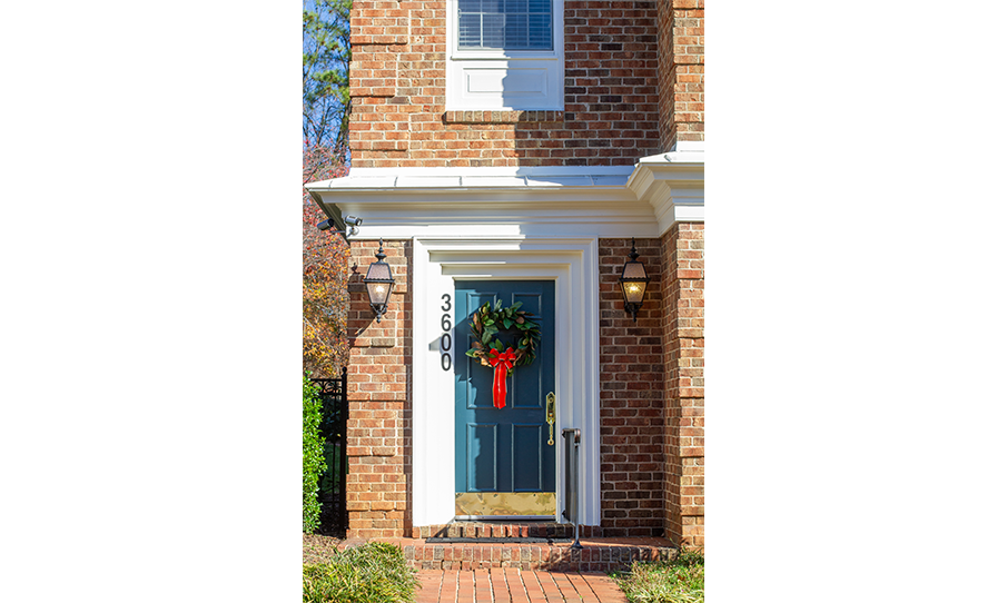 Front door of Dalton Hunt Dentistry