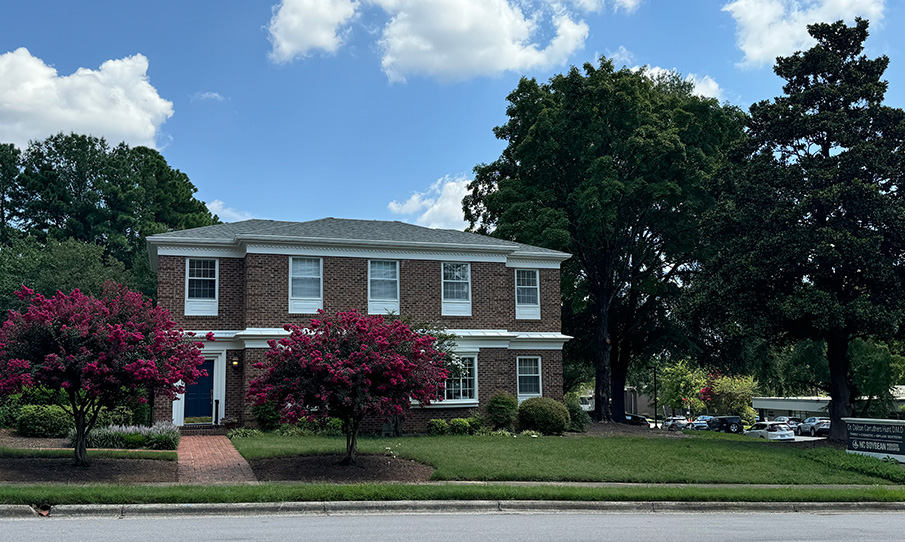 Exterior of Dalton Hunt Dentistry office building