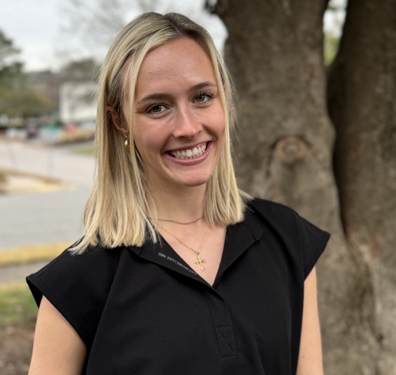 Dental assistant Bailey